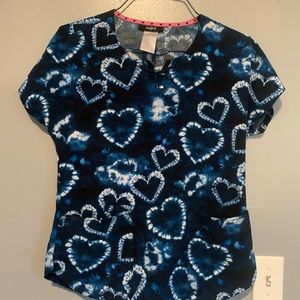 Scrub top with Tie dyed hearts!